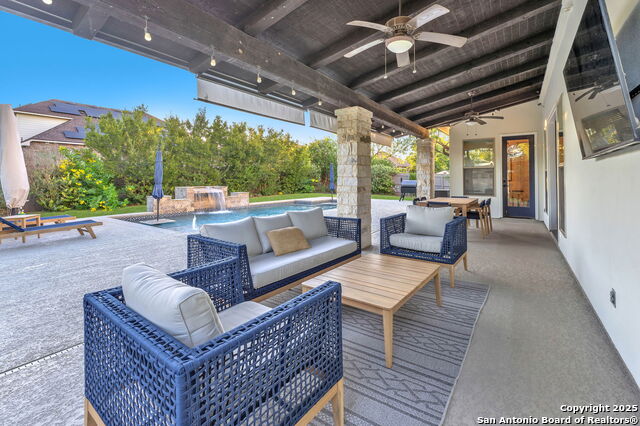 Listing photo id 58 for 15513 Hill Ln