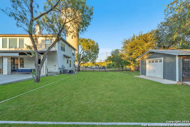 Listing photo id 61 for 15513 Hill Ln