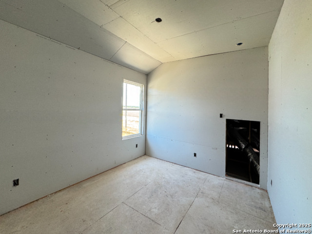 Image 28 of 43 For 178 Annette Drive