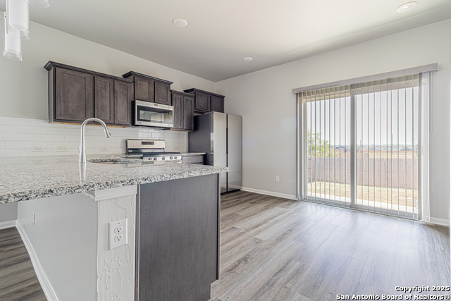 Image 10 of 28 For 3833 Ivy Path