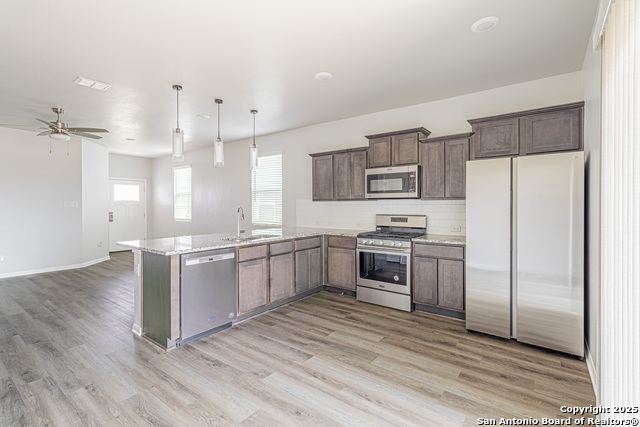 Image 11 of 28 For 3833 Ivy Path