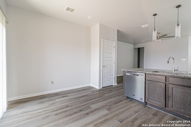 Image 12 of 28 For 3833 Ivy Path