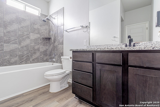 Image 17 of 28 For 3833 Ivy Path