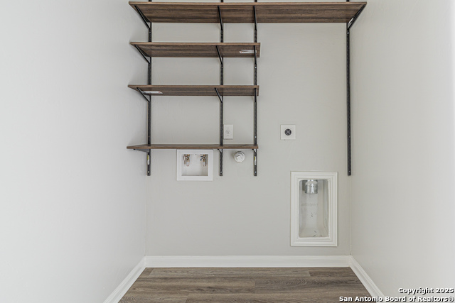 Image 19 of 28 For 3833 Ivy Path