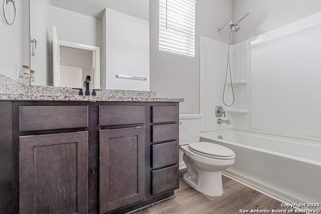 Image 20 of 28 For 3833 Ivy Path