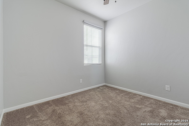 Image 24 of 28 For 3833 Ivy Path