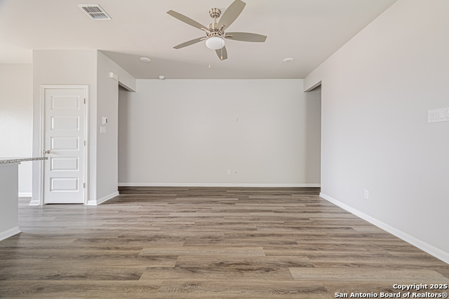 Image 6 of 28 For 3833 Ivy Path