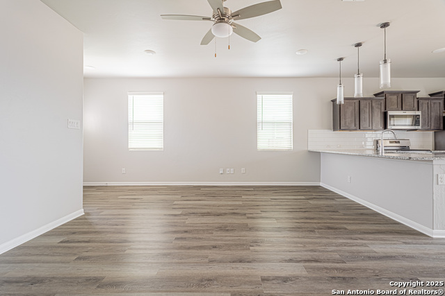 Image 8 of 28 For 3833 Ivy Path