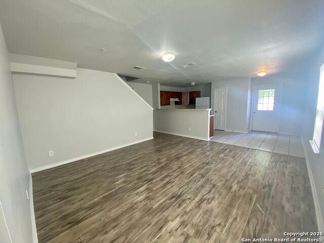 Image 3 of 21 For 10018 Vasso View 4