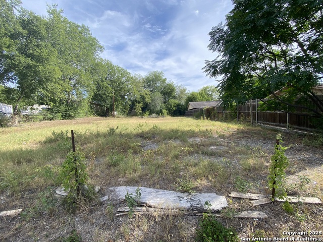Image 3 of 8 For 5124 Hayden Dr E