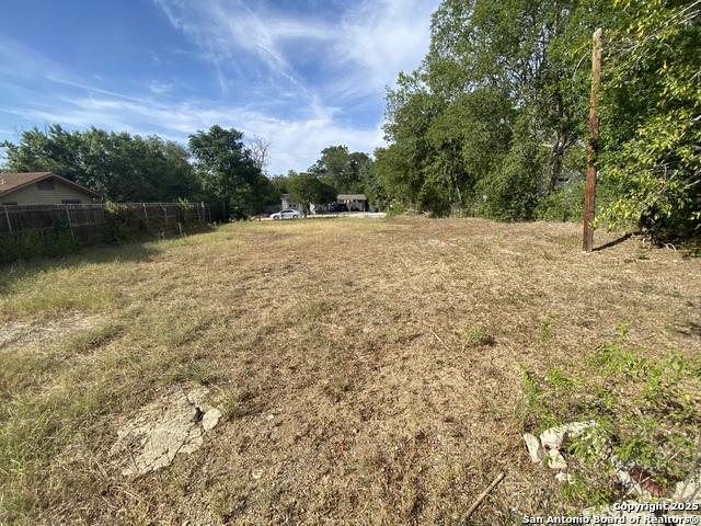 Image 5 of 8 For 5124 Hayden Dr E
