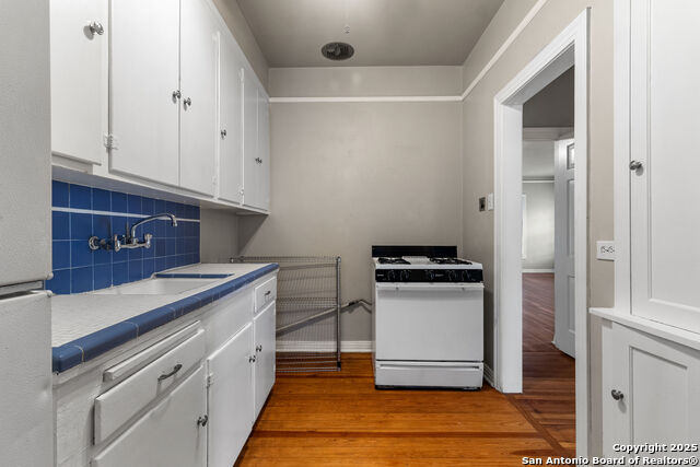 Image 11 of 14 For 336 East Lullwood Ave 4