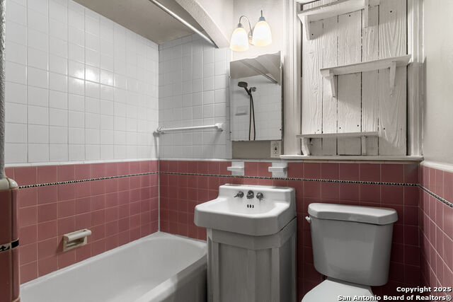 Image 12 of 14 For 336 East Lullwood Ave 4