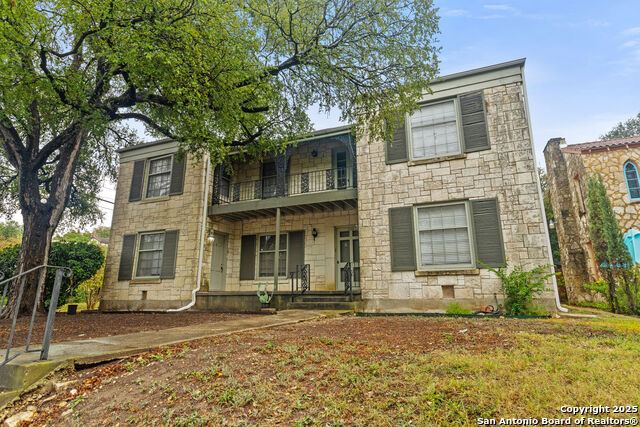 Image 2 of 14 For 336 East Lullwood Ave 4