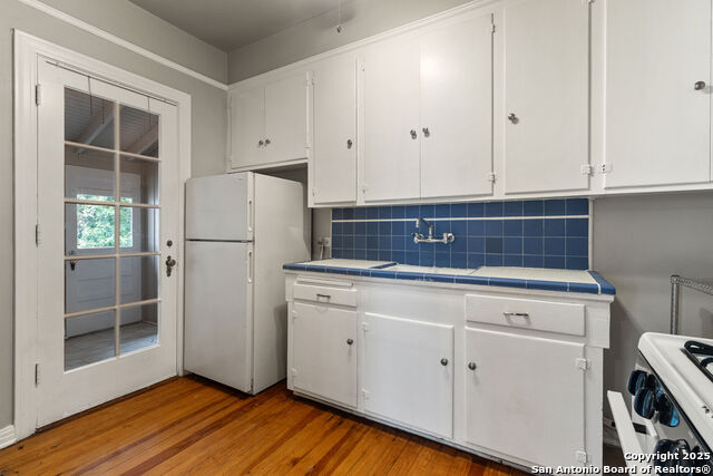 Image 9 of 14 For 336 East Lullwood Ave 4