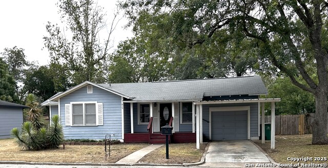 Details for 815 Humphreys St E, Seguin, TX 78155