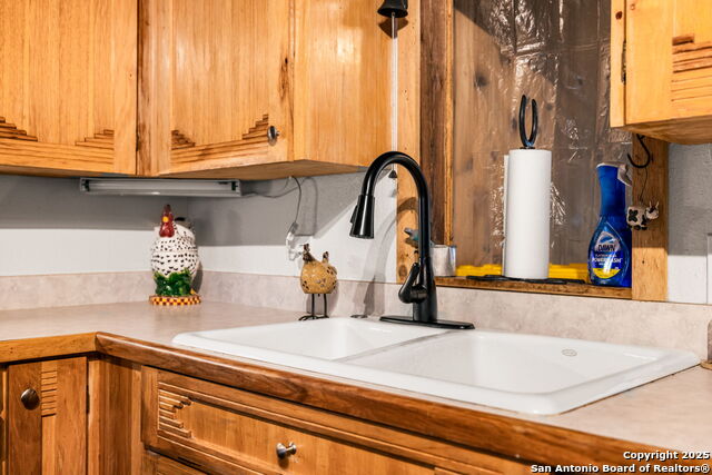Listing photo id 8 for 176 Deep Woods Drive