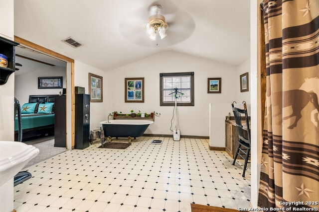Listing photo id 11 for 176 Deep Woods Drive
