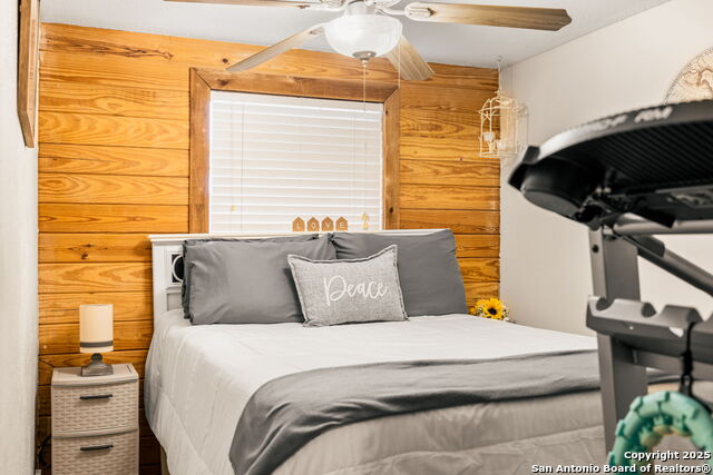 Listing photo id 14 for 176 Deep Woods Drive