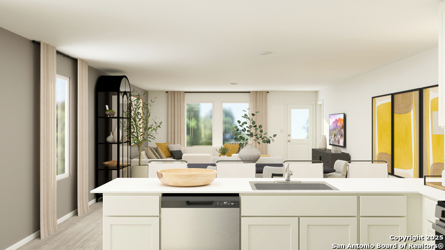 Listing photo id 2 for 13170 Roadrunner St