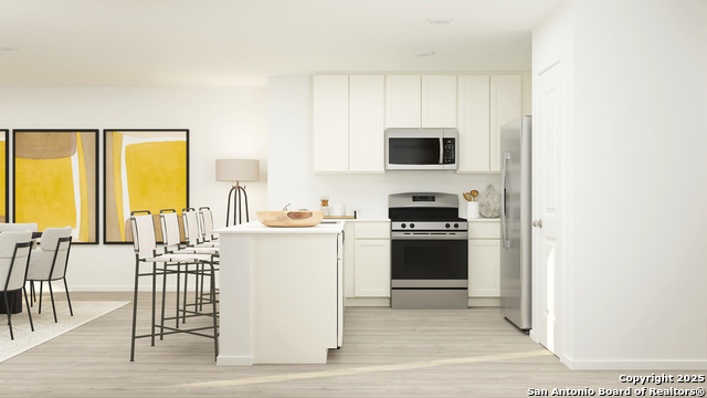 Listing photo id 4 for 13170 Roadrunner St