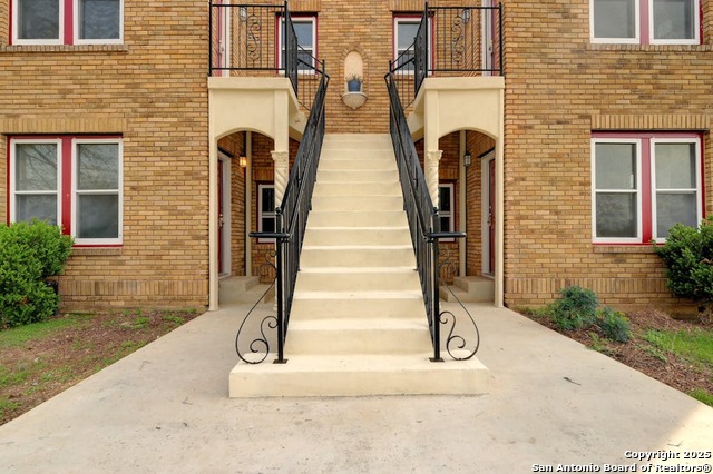 Image 4 of 10 For 240 Claremont