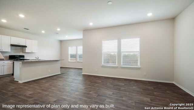 Listing photo id 1 for 5835 Cripps Pink