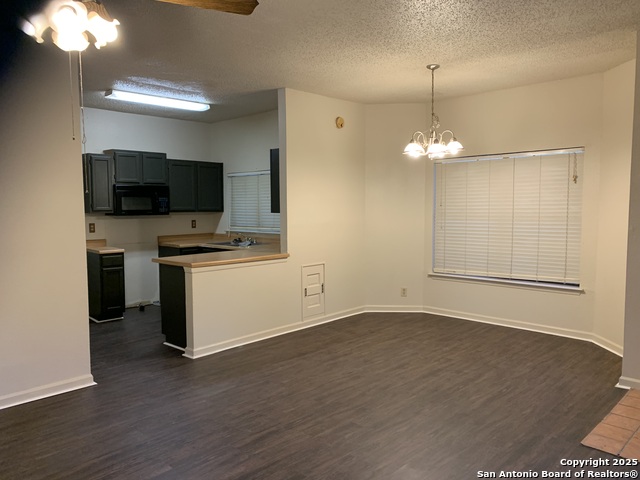 Image 3 of 10 For 8441 Forest Ridge  80