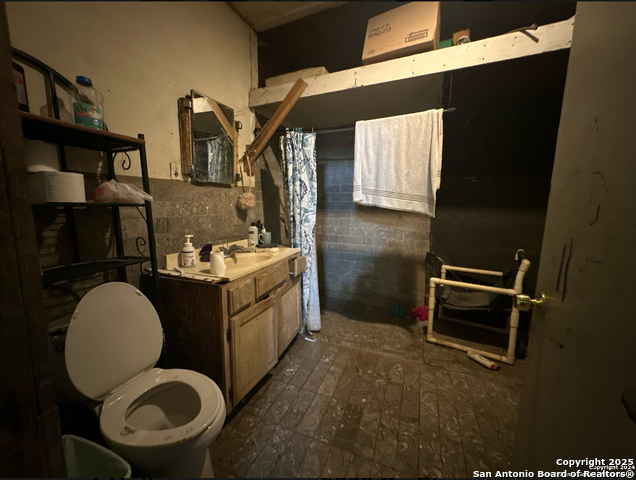 Image 12 of 17 For 5310 S Flores