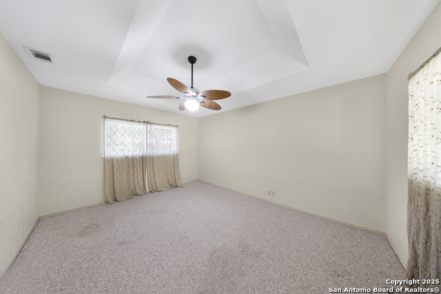 Listing photo id 8 for 7614 Creek Trail