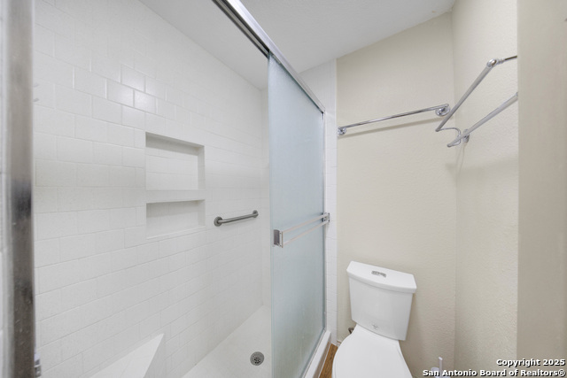Listing photo id 10 for 7614 Creek Trail
