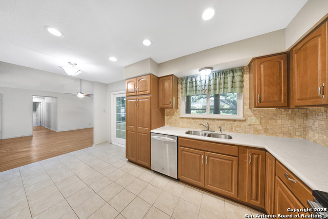 Listing photo id 14 for 7614 Creek Trail