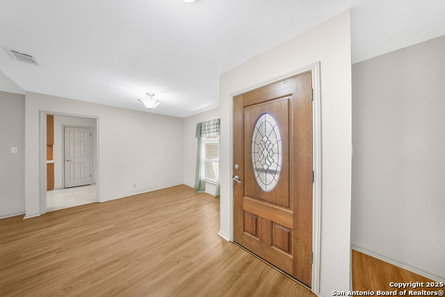 Listing photo id 0 for 7614 Creek Trail