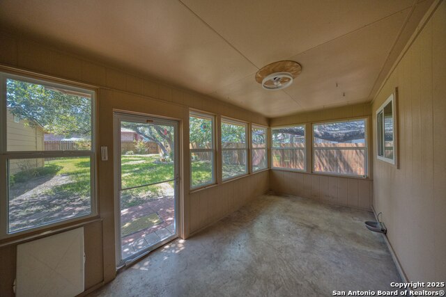 Listing photo id 18 for 7614 Creek Trail
