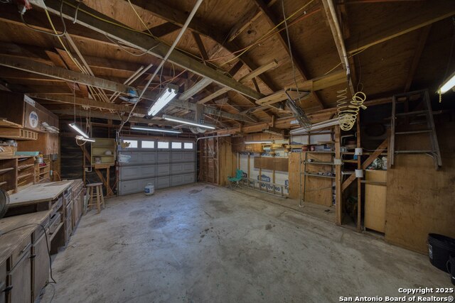 Listing photo id 19 for 7614 Creek Trail