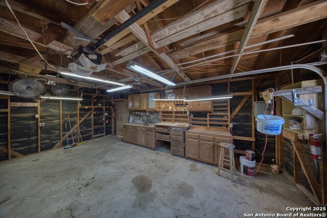 Listing photo id 21 for 7614 Creek Trail