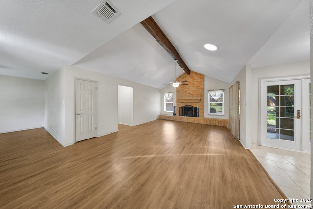 Listing photo id 2 for 7614 Creek Trail