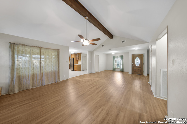 Listing photo id 3 for 7614 Creek Trail