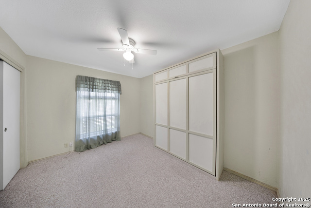 Listing photo id 5 for 7614 Creek Trail