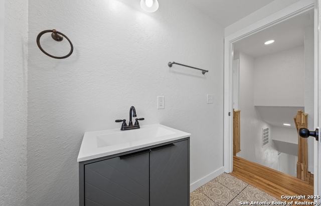 Image 17 of 29 For 331 Furr Dr  