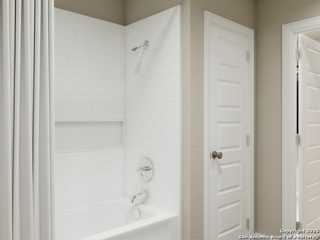 Listing photo id 13 for 3207 Katzer Lane