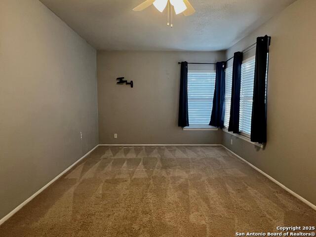 Listing photo id 11 for 2507 Woodline St