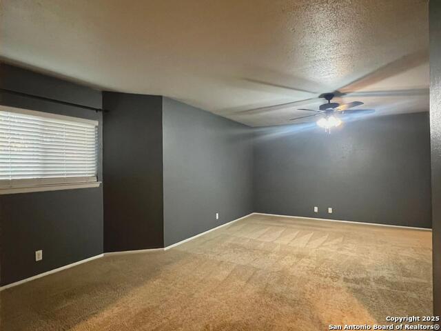 Listing photo id 15 for 2507 Woodline St