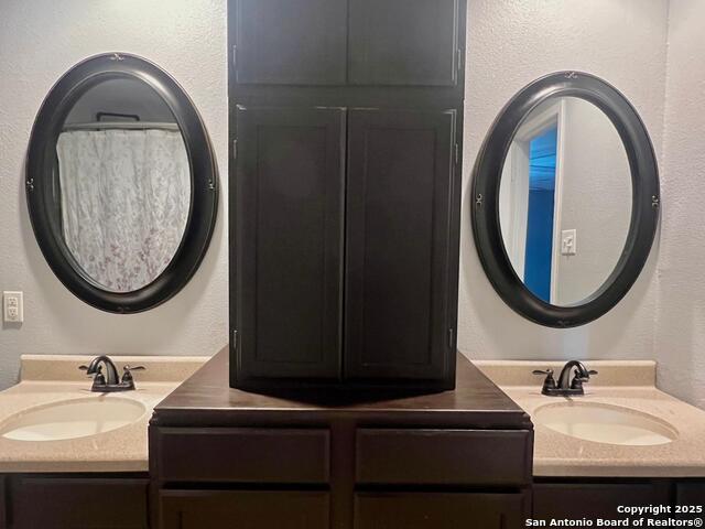 Listing photo id 18 for 2507 Woodline St