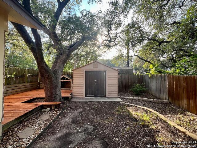 Listing photo id 20 for 2507 Woodline St