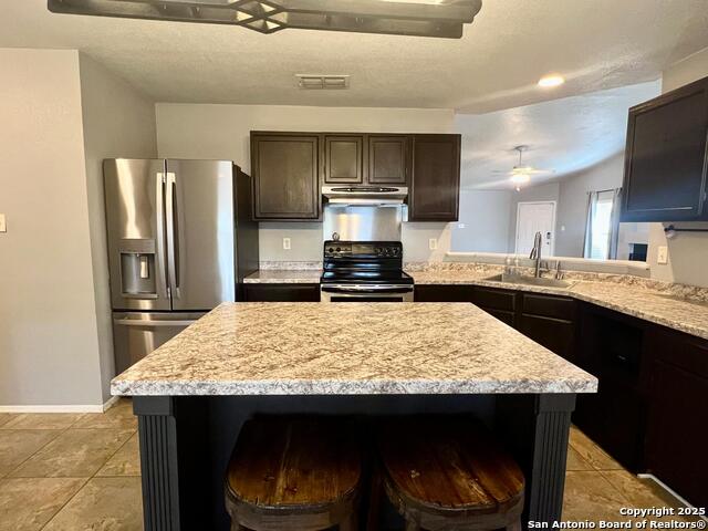 Listing photo id 5 for 2507 Woodline St