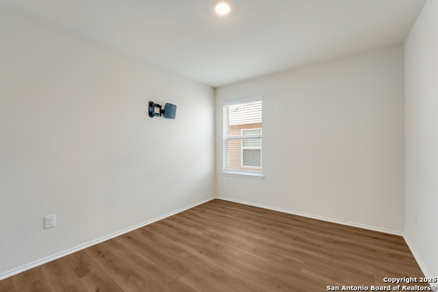 Image 22 of 29 For 2887 Panther Spring