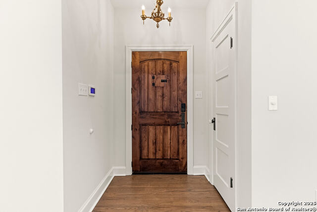 Image 11 of 50 For 215 Rosewood E