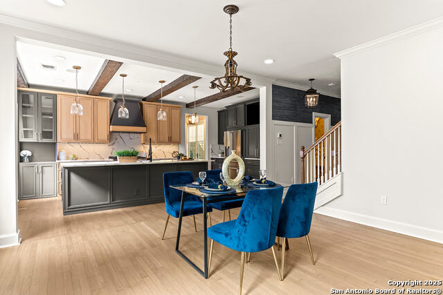 Image 14 of 50 For 215 Rosewood E