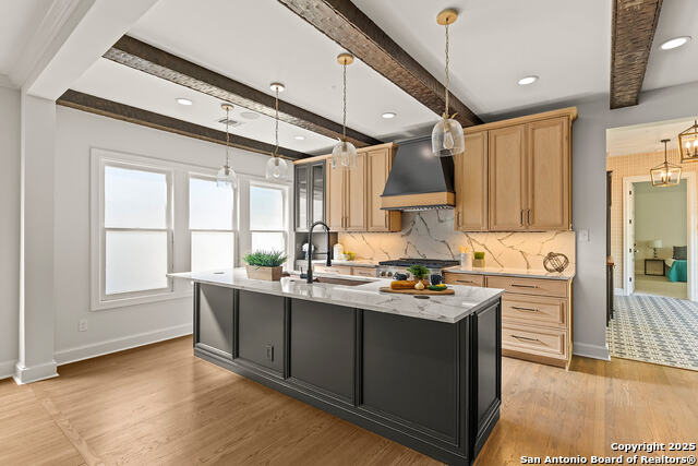 Image 16 of 50 For 215 Rosewood E